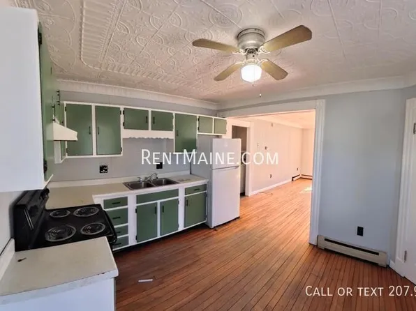 203 Center St APT 1, Old Town, ME 04468