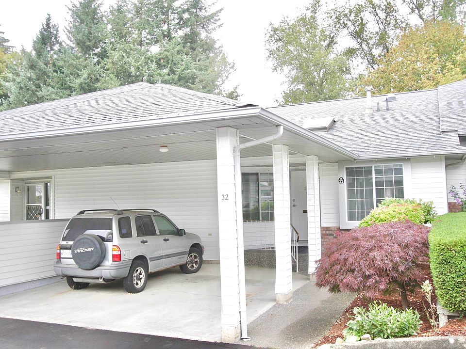 1st image of 3055 Trafalgar St #32