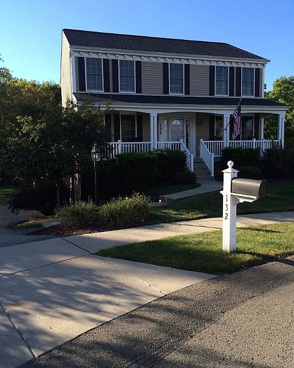 1st image of 132 Macintosh Ct