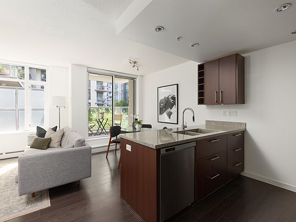 5th image of 138 W 1st Ave #301