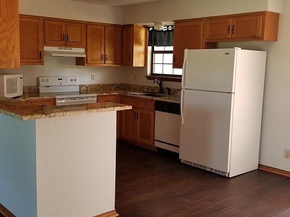 3rd image of 129 Country Place Dr
