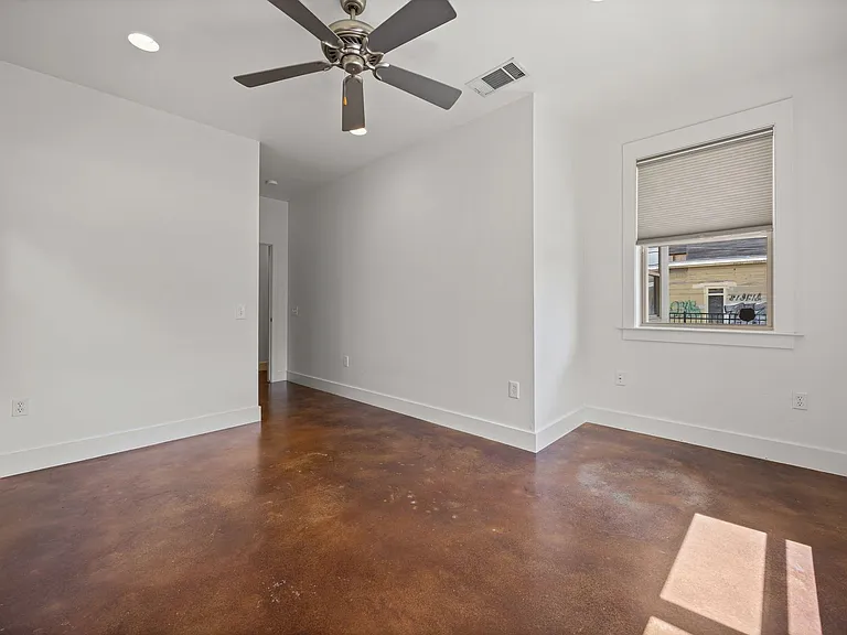 1301 San Bernard St — Photo 13