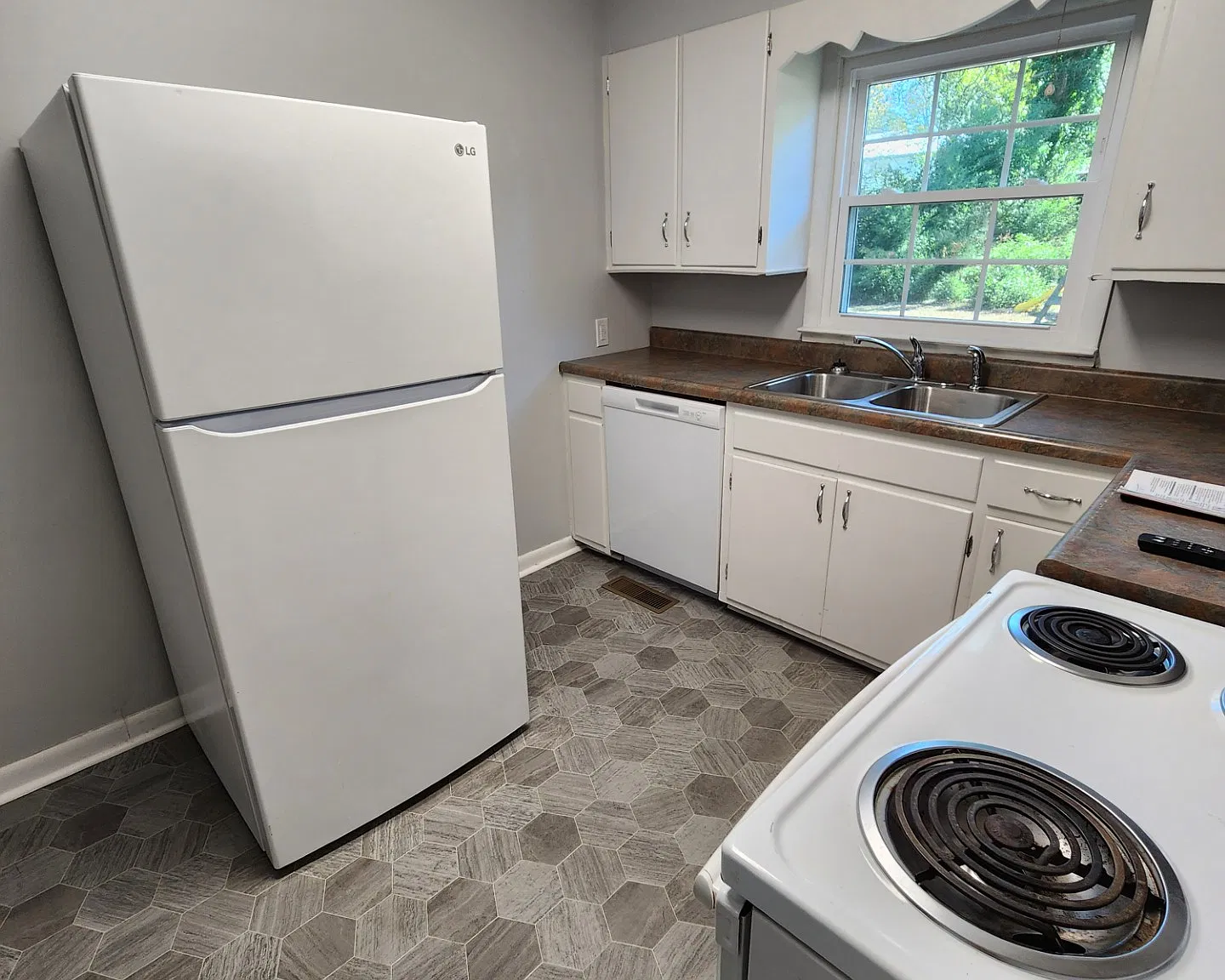 3 bed, 1272 sqft, $1,295 — Photo 3