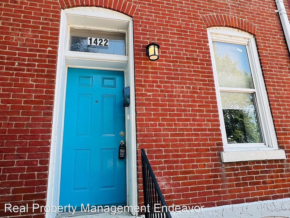 1st image of 1422 Menard St