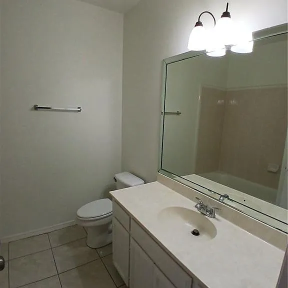 128 San Jacinto St — Photo 17