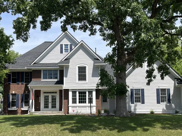 8940 Highview Ln, Woodbury, MN 55125