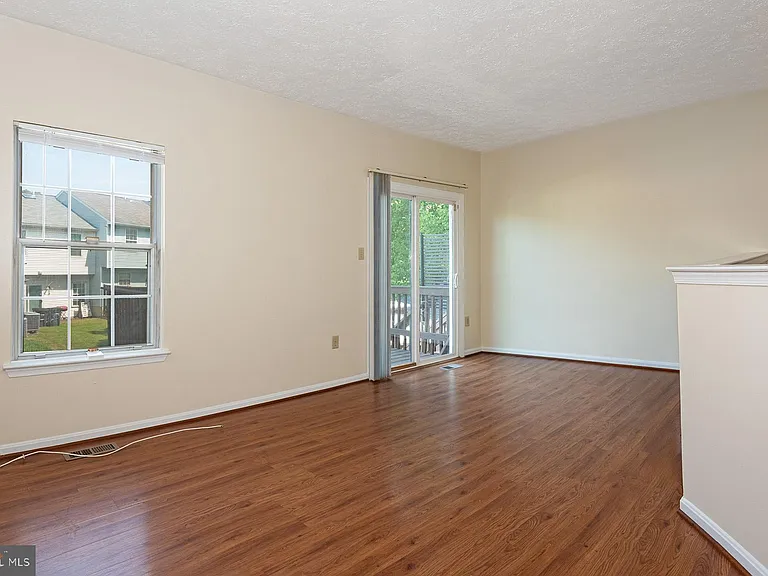2406 Rosecroft Ct — Photo 10