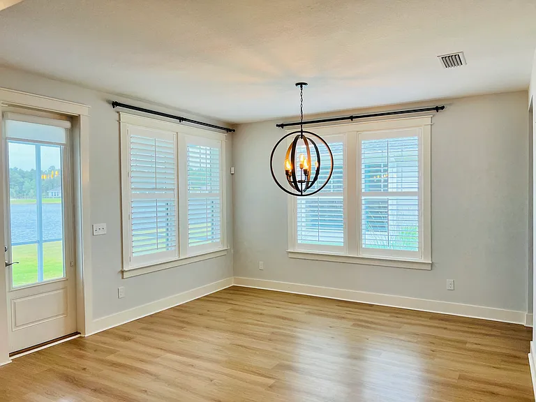 Breakfast Nook / Living Room
