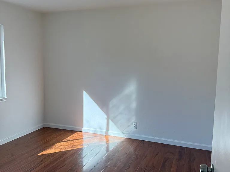 1280 Mastic St #1280 — Photo 9