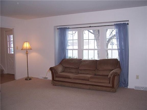 Triple window lets in lots of natural light!