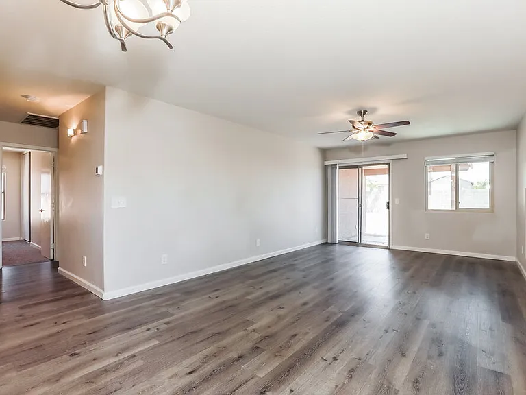 1074 E Silversmith Trl — Photo 6