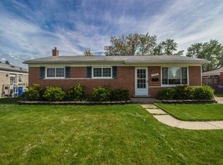 13704 Iowa Dr, Warren, MI 48088