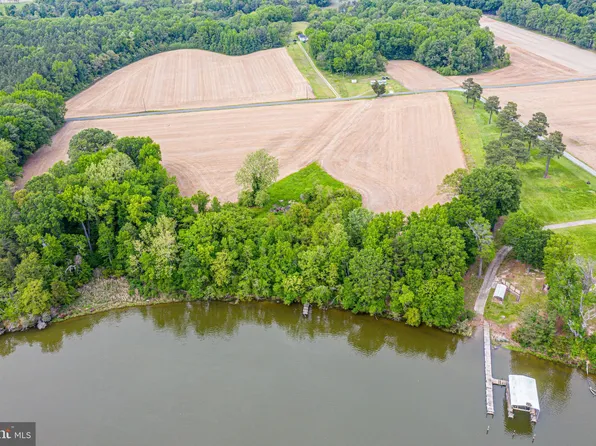 1 Zacata Rd, Montross, VA 22520