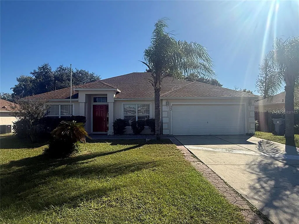 3 bed, 2.0 bath, 1825 sqft, $2,200 — Photo 1