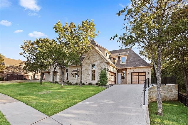1st image of 3016 Rolling Wood Ln
