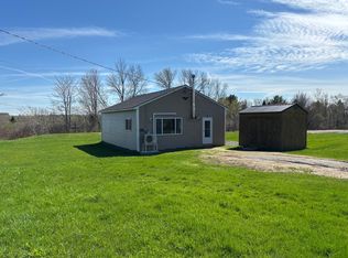 6 Indian Heights Dr, Saint Albans, ME 04971