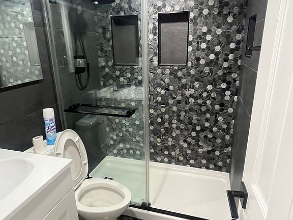 4th image of 24 Darnell Ln Floor 2
