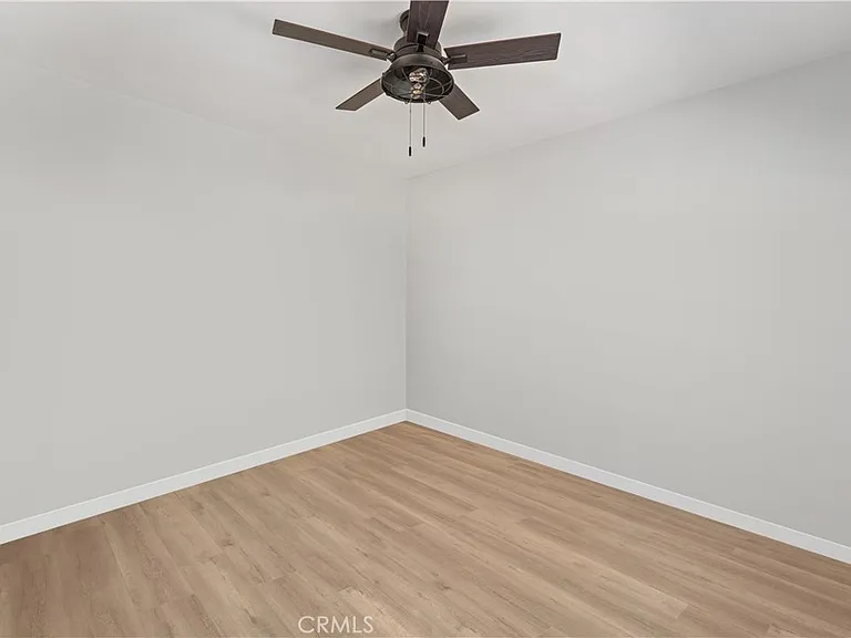 923 W Maple Ave — Photo 11