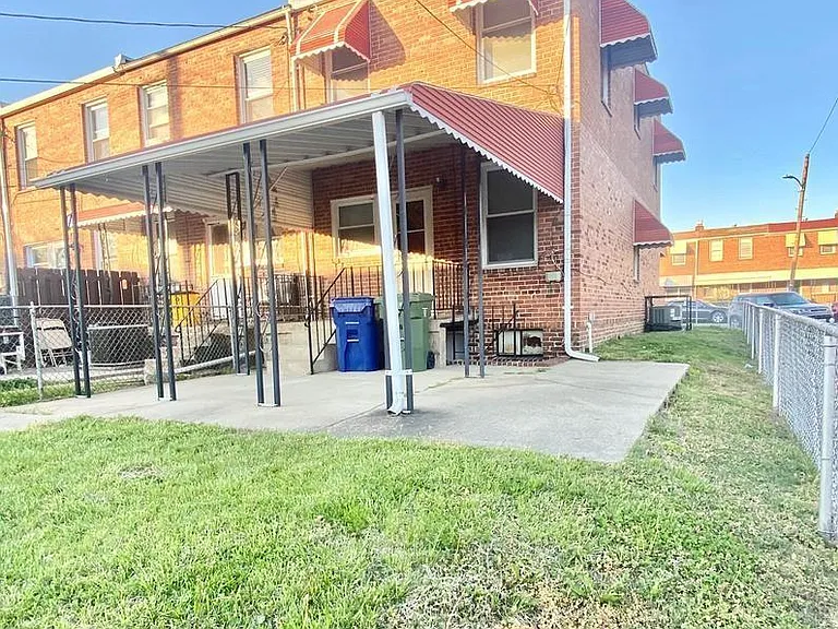 3018 Larue Sq E — Photo 18