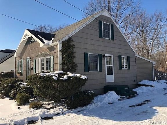 2nd image of 1388 Forbes St