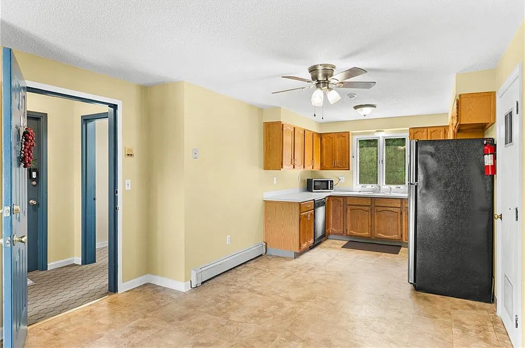 Oak Hill Condominiums — Photo 3