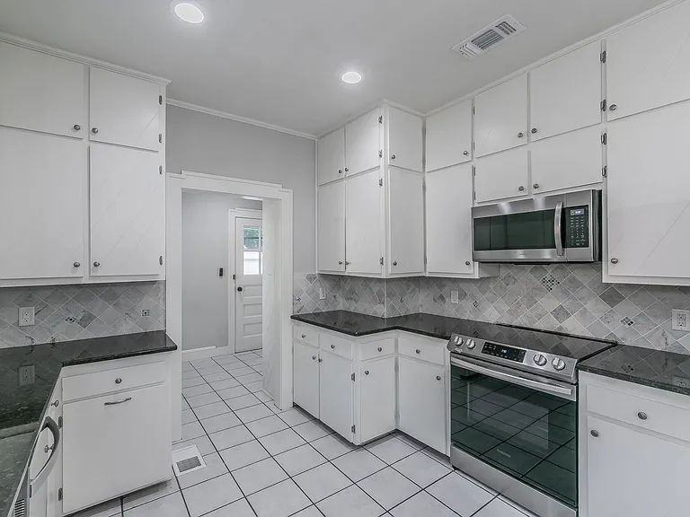 2311 Warner Rd — Photo 11
