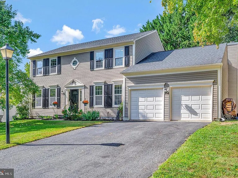 64 Blossom Wood Ct — Photo 1