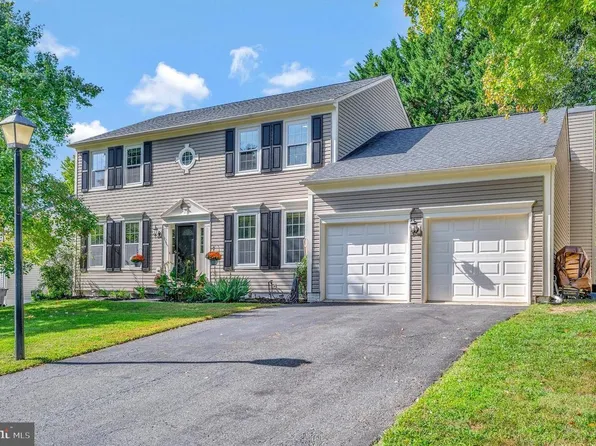 64 Blossom Wood Ct, Stafford, VA 22554