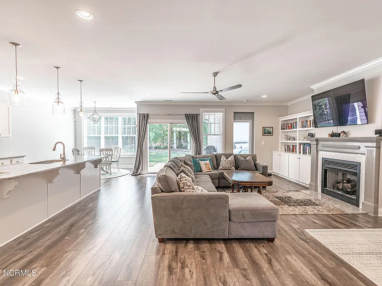 365 N Bracken Fern Ln — Photo 46