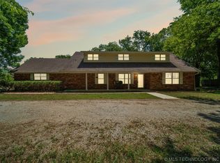 12210 Russell Dr, Claremore, OK 74017