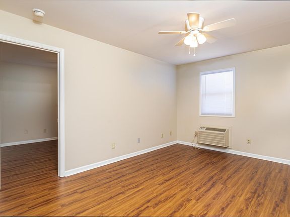 2nd image of 115 Sable Ave APT C