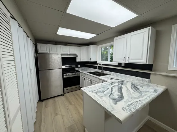 4141 Grape Pl APT B, Anchorage, AK 99508