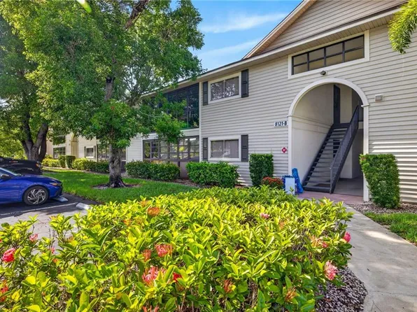 8121 S Woods CIR #9, FORT MYERS, FL 33919