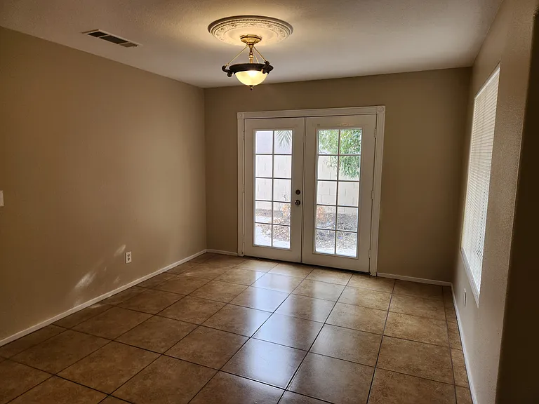 5724 Royal Castle Ln — Photo 8