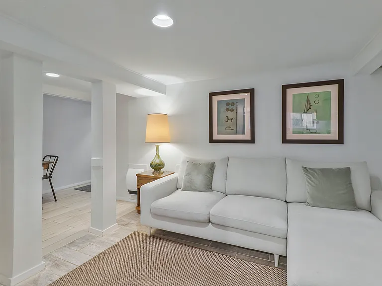 2129 15th St NW #B — Photo 7