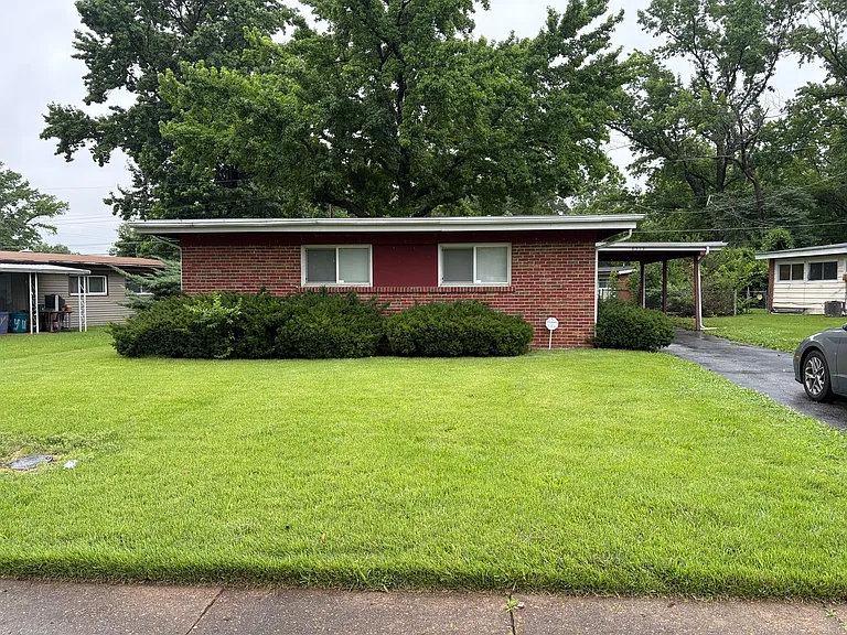 8513 Midwood Ave — Photo 1