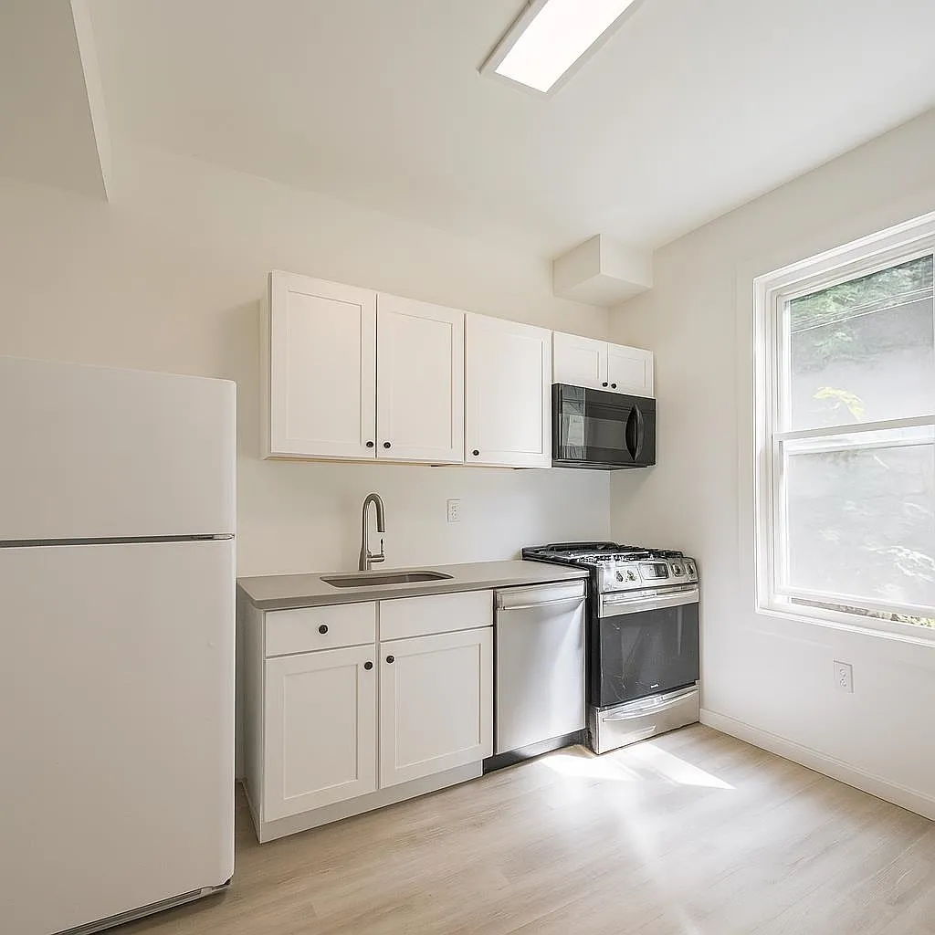2 bed, 1.0 bath, 800 sqft, $2,650 — Photo 2