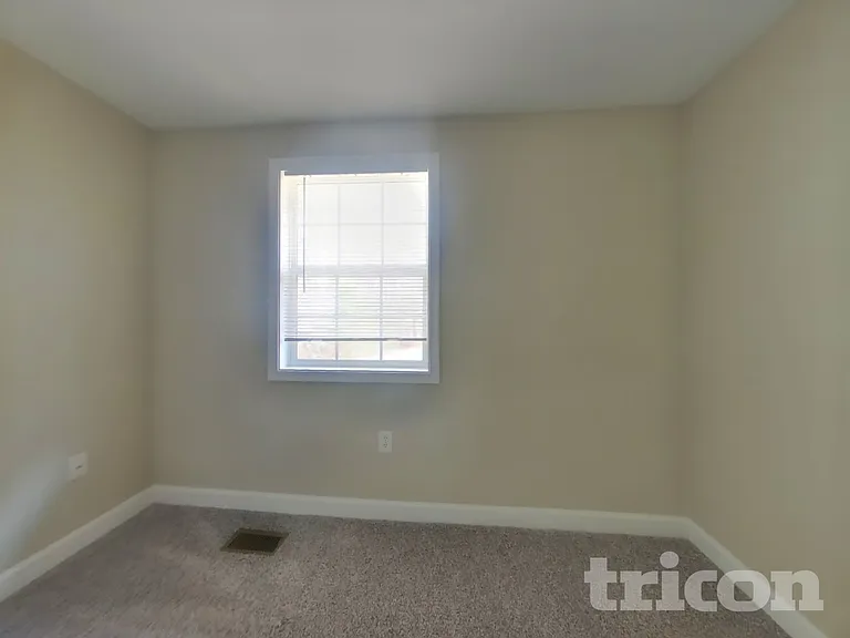 13 Cardigan Ct — Photo 8