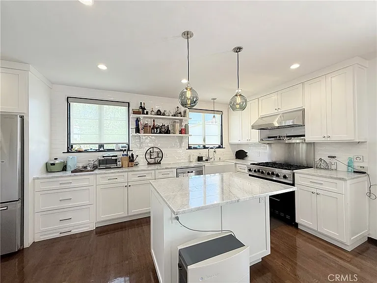 580 S Berkeley Ave — Photo 8