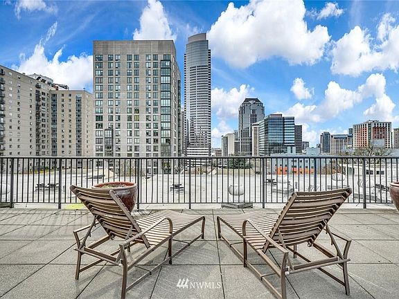 3rd image of 1323 Boren Ave APT 315