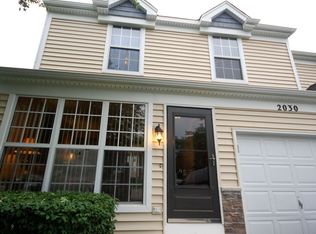 2030 College Green Dr, Elgin, IL 60123