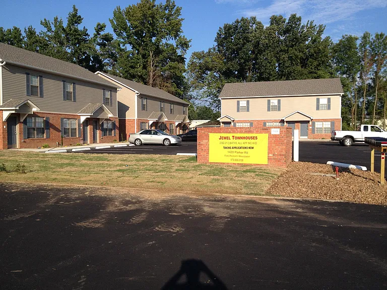 1420 Parker Rd — Photo 1