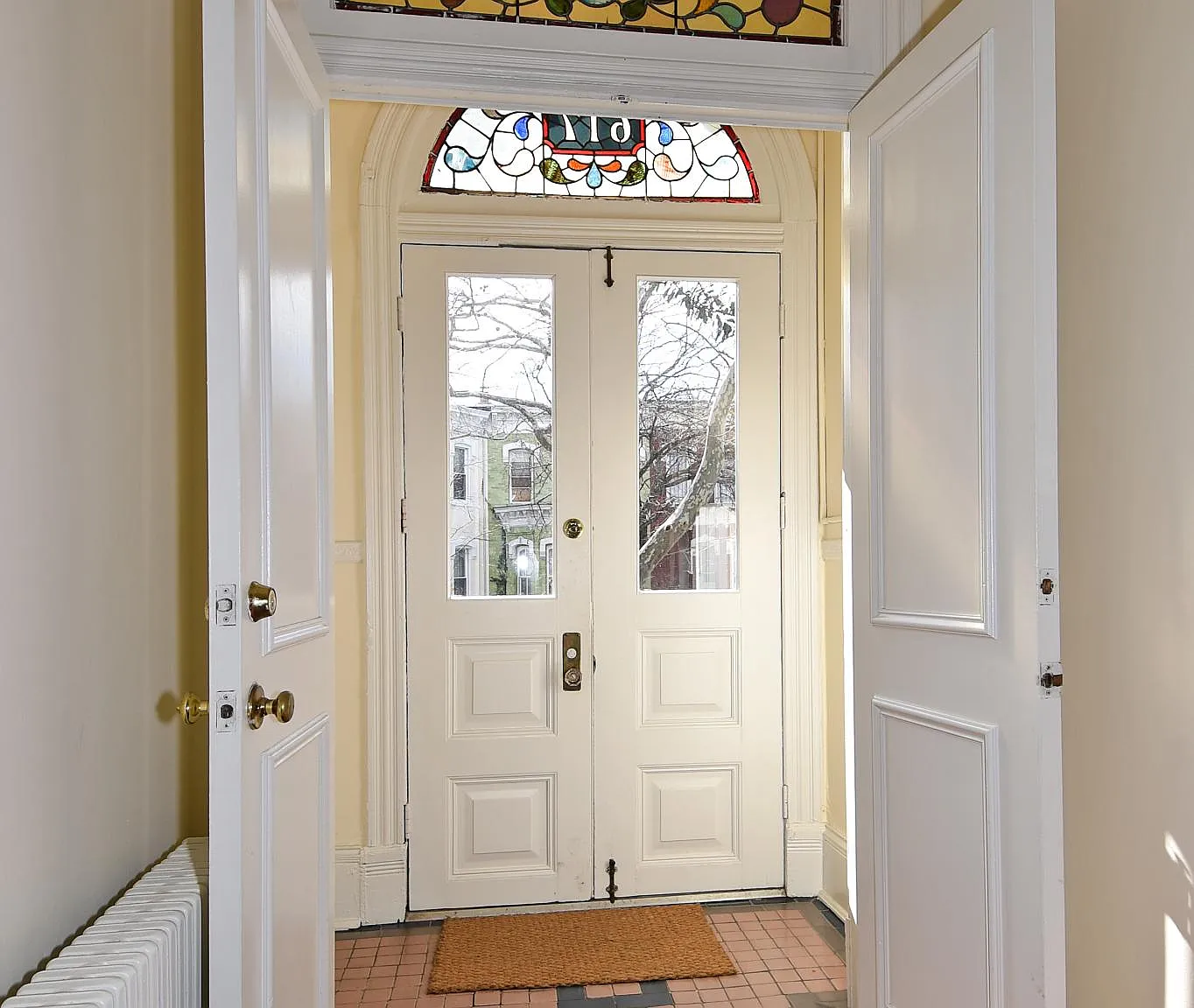 3 bed, 1300 sqft, $4,100 — Photo 3