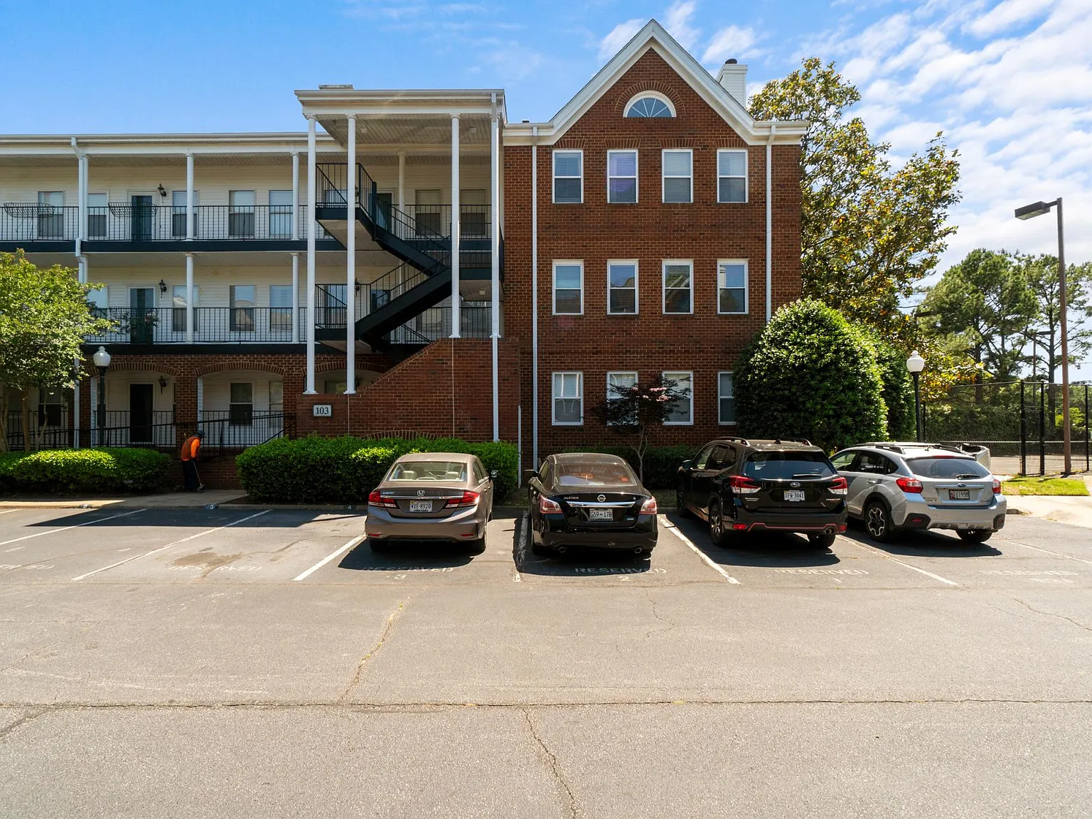 2 bed, 1038 sqft, $1,795 — Photo 1