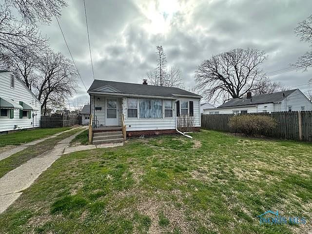1st image of 875 Wright Ave