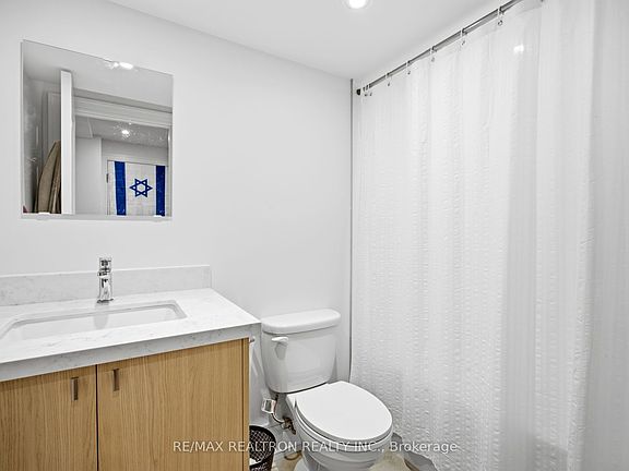 5th image of 220 Hillhurst Blvd #2
