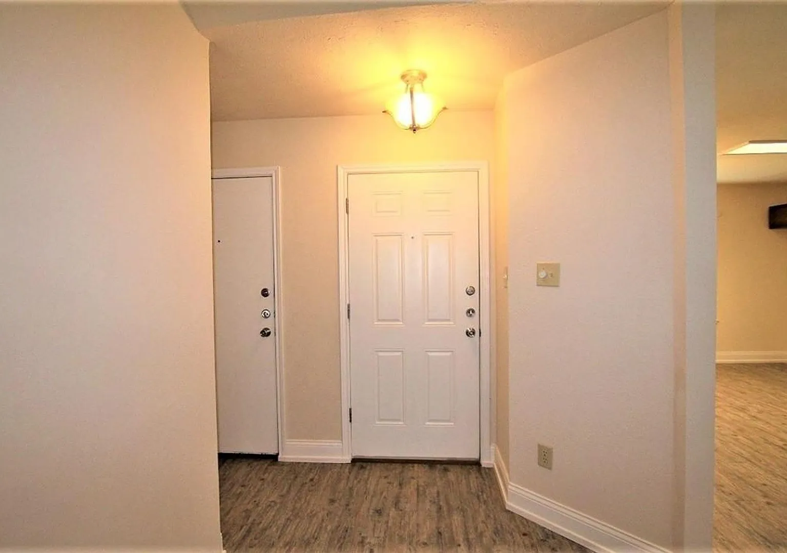 3 Bedroom 2 Bath home - South Creek Subdivision — Photo 2