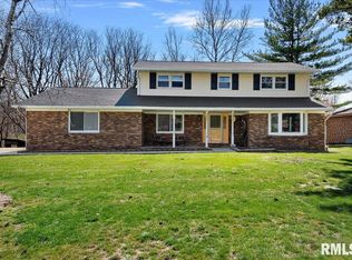 38 Frontier Lake Dr, Springfield, IL 62707