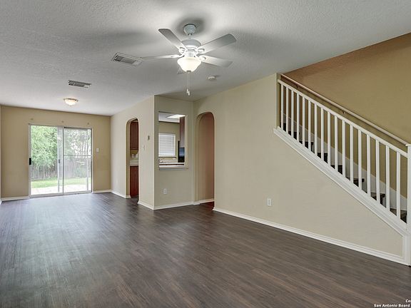2nd image of 7927 BRAZORIA PARK