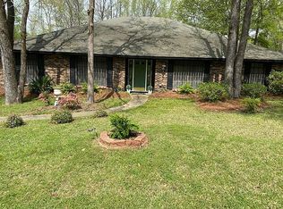110 Hickory Ln, Clinton, MS 39056